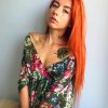 Временная тату зеленые листья на плечах
