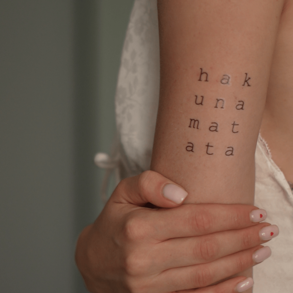 Temporary tattoo "Акуна матата"